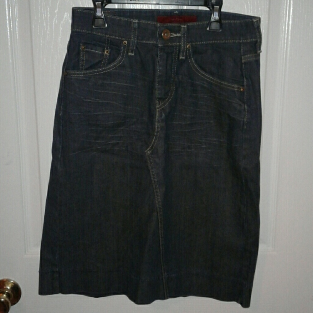 EUC Levis jean skirt size 0